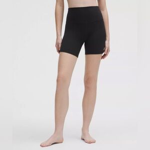LULULEMON ALIGN HIGH-RISE SHORT 6"